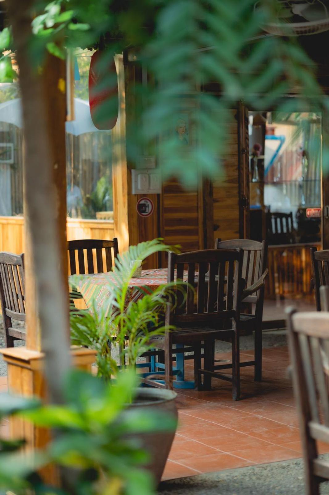 Chanthavong Hostel Luang Prabang Bagian luar foto