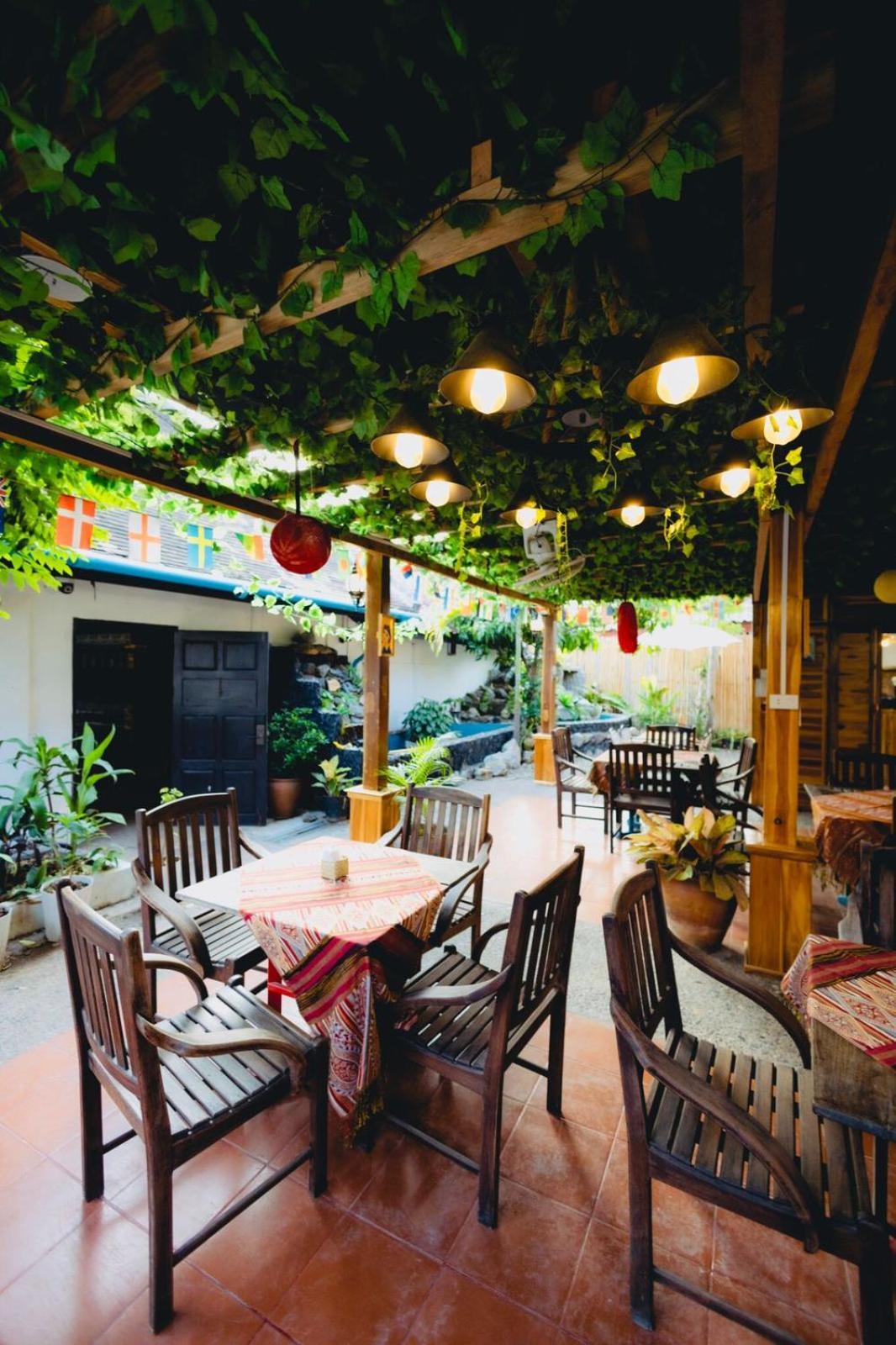 Chanthavong Hostel Luang Prabang Bagian luar foto
