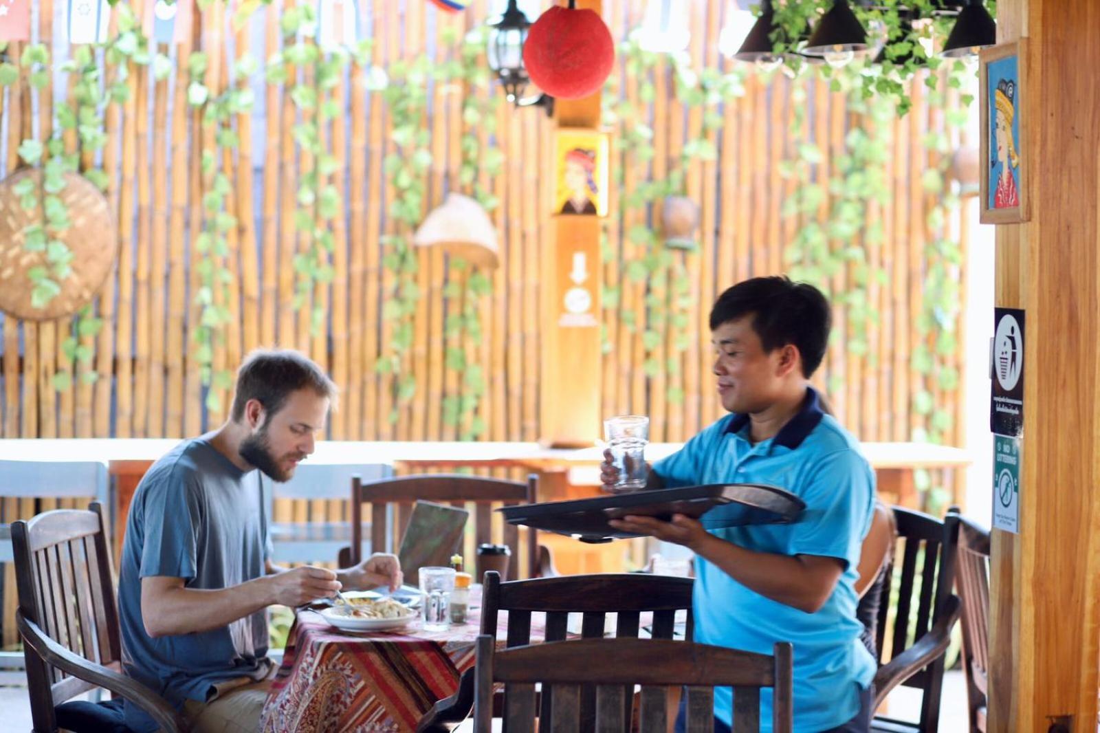 Chanthavong Hostel Luang Prabang Bagian luar foto