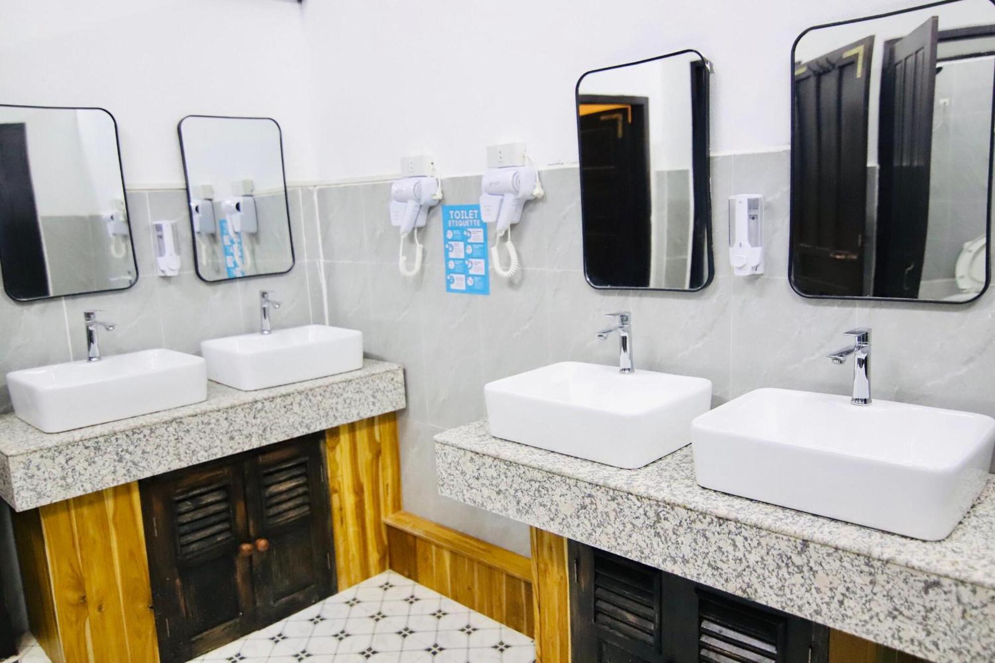 Chanthavong Hostel Luang Prabang Bagian luar foto